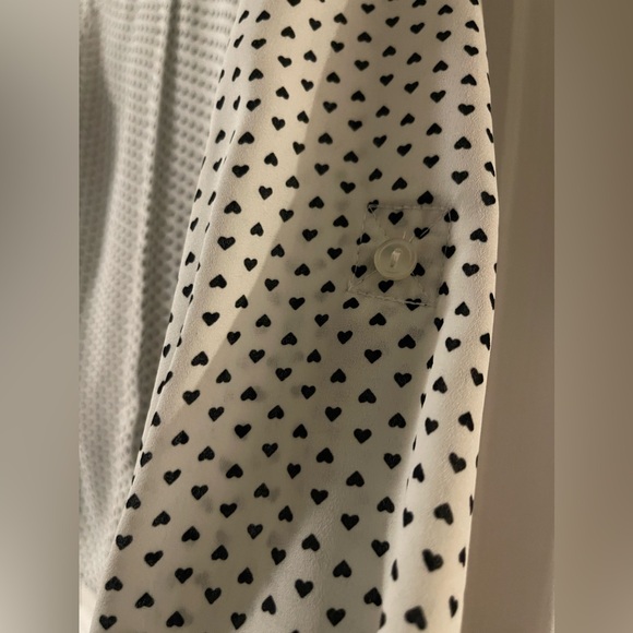 FREE w/bundle🙃 The Limited Heart Pattern Button-up size S - Picture 5 of 8